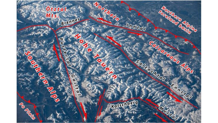 Tektonische Großstrukturen der Ostalpen, gesehen von der Internationalen Raumstation ISS